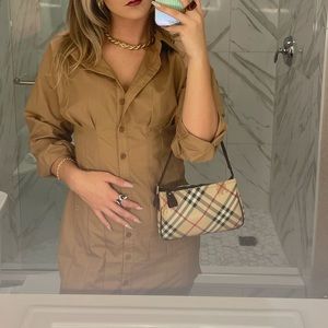 BURBERRY SLING BAG
